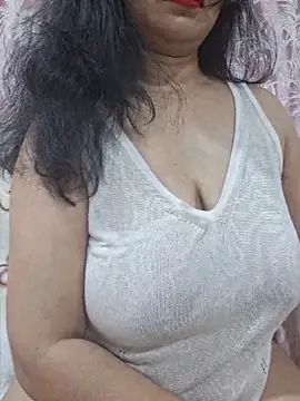 Snapshot of Jassi_Does chatting on May 18, 9:20 pm Jassi Does online show from May 18, 9:20 pm