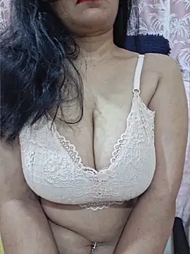 Snapshot of Jassi_Does chatting on May 28, 9:12 pm Jassi Does online show from May 28, 9:12 pm