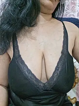 Snapshot of Jassi_Does chatting on June 9, 9:15 pm Jassi Does online show from June 9, 9:15 pm