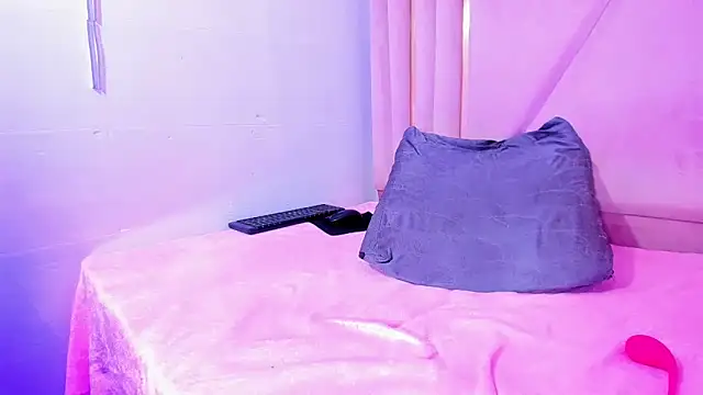 EvansDarling online show from March 11, 6:30 pm