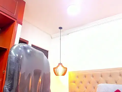 Snapshot of emma_purple_ chatting on November 22, 5:23 pm emma purple online show from November 22, 5:23 pm