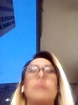 CandieGilson   online show from September 12, 10:37 am