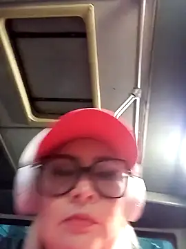 CandieGilson   online show from February 17, 11:18 am