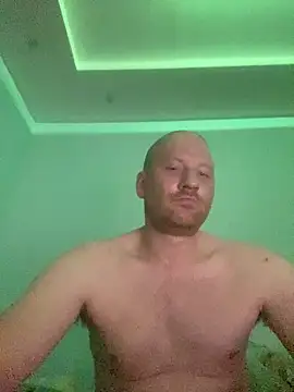 Krzysiekg123 online show from February 13, 9:11 pm