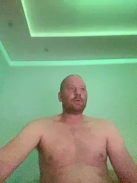 Krzysiekg123 online show from February 20, 10:54 pm