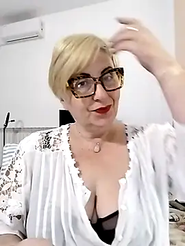 Pumabionda online show from December 2, 11:11 pm