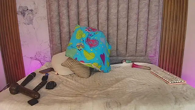 kendrakaramelo online show from July 23, 2:26 pm