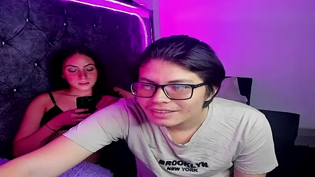 Snapshot of EmilyPacho_ chatting on November 28, 5:15 pm EmilyPacho online show from November 28, 5:15 pm