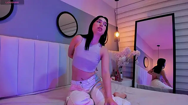 Snapshot of alice_lodge chatting on November 19, 3:17 am alice lodge online show from November 19, 3:17 am