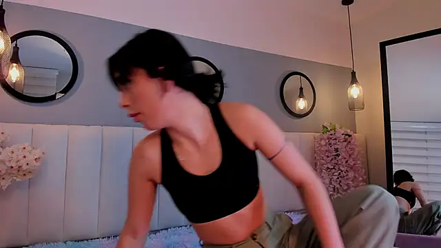 Snapshot of alice_lodge chatting on December 5, 3:04 am alice lodge online show from December 5, 3:04 am