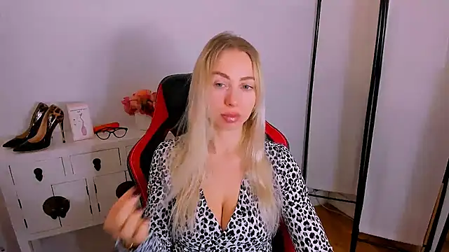 MargaritaRose online show from March 16, 7:34 am