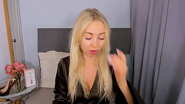 Snapshot of MargaritaRose chatting on May 19, 5:14 am MargaritaRose online show from May 19, 5:14 am