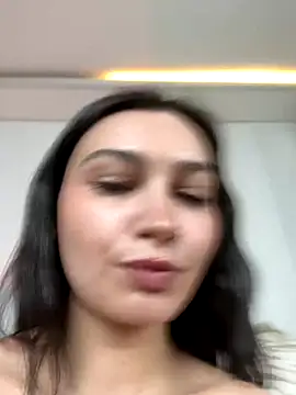 lunalovelee online show from January 6, 10:41 am