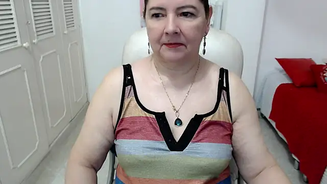 leonela 69 online show from June 15, 9:50 pm