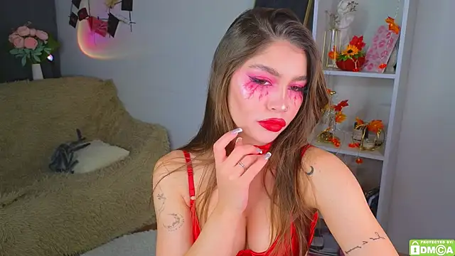 Snapshot of Caroline__Brown chatting on October 30, 3:30 am Caroline Brown online show from October 30, 3:30 am