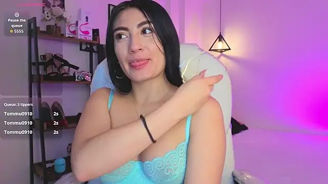 Miller Vanessa  online show from October 6, 8:50 pm