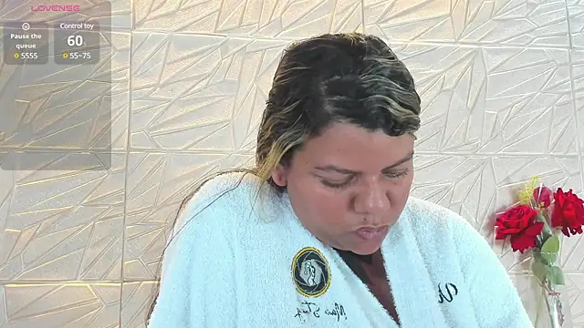 Snapshot of Aida-nicolle chatting on March 10, 4:35 pm Aida-nicolle online show from March 10, 4:35 pm