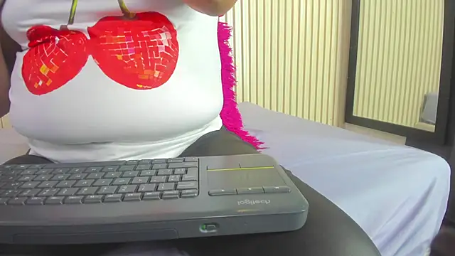 Aida-nicolle online show from November 15, 9:50 am