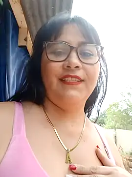 Snapshot of promiscuous-indecent-momm chatting on February 12, 1:48 pm promiscuous-indecent-momm online show from February 12, 1:48 pm