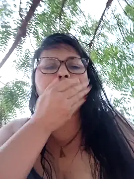 Snapshot of promiscuous-indecent-momm chatting on February 16, 10:54 pm promiscuous-indecent-momm online show from February 16, 10:54 pm