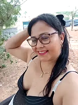 Snapshot of promiscuous-indecent-momm chatting on February 18, 10:25 pm promiscuous-indecent-momm online show from February 18, 10:25 pm
