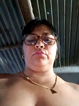 Snapshot of promiscuous-indecent-momm chatting on February 24, 2:04 pm promiscuous-indecent-momm online show from February 24, 2:04 pm