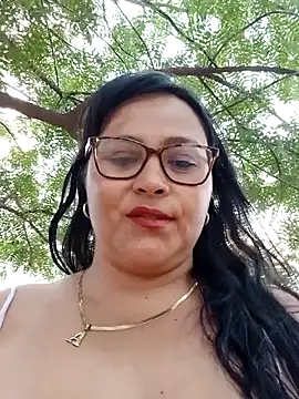 Snapshot of promiscuous-indecent-momm chatting on February 27, 10:31 pm promiscuous-indecent-momm online show from February 27, 10:31 pm