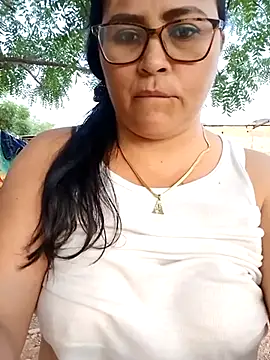 Snapshot of promiscuous-indecent-momm chatting on March 5, 9:37 pm promiscuous-indecent-momm online show from March 5, 9:37 pm