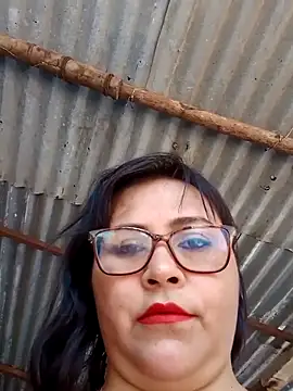 Snapshot of promiscuous-indecent-momm chatting on March 9, 2:21 pm promiscuous-indecent-momm online show from March 9, 2:21 pm