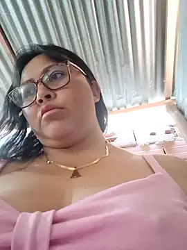 Snapshot of promiscuous-indecent-momm chatting on March 16, 6:12 pm promiscuous-indecent-momm online show from March 16, 6:12 pm