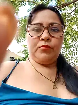 Snapshot of promiscuous-indecent-momm chatting on March 19, 2:35 pm promiscuous-indecent-momm online show from March 19, 2:35 pm