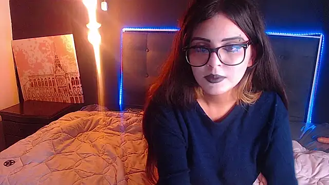 Snapshot of scarleth_shadow chatting on February 17, 4:31 am scarleth shadow online show from February 17, 4:31 am