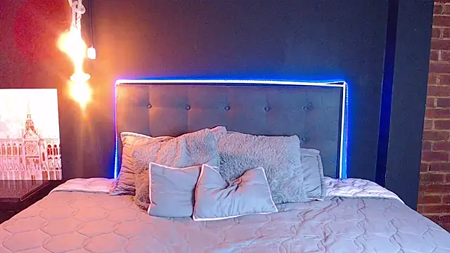 Snapshot of scarleth_shadow chatting on February 19, 2:01 am scarleth shadow online show from February 19, 2:01 am