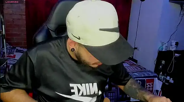 ragnar lothbrok777 online show from February 19, 5:05 am