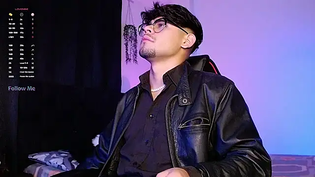 Snapshot of isaac-saenz chatting on October 28, 9:17 pm isaac-saenz online show from October 28, 9:17 pm