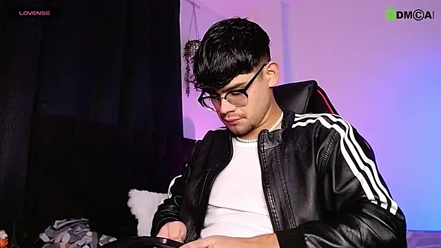 Snapshot of isaac-saenz chatting on November 5, 10:43 pm isaac-saenz online show from November 5, 10:43 pm