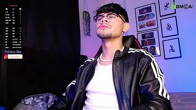 Snapshot of isaac-saenz chatting on November 18, 10:25 pm isaac-saenz online show from November 18, 10:25 pm