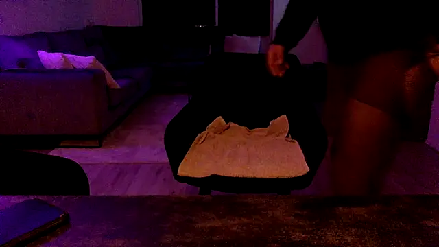 Bleueyez007 online show from March 5, 1:52 am