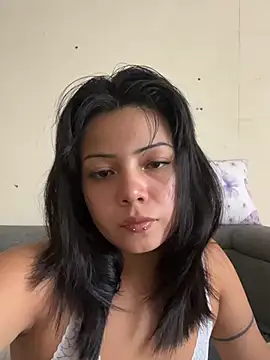 Snapshot of ZafiroKlein chatting on June 23, 8:18 pm ZafiroKlein online show from June 23, 8:18 pm