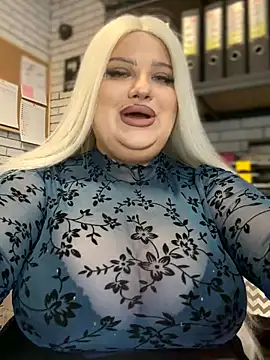 Snapshot of Eliaden chatting on November 4, 3:27 am Eliaden online show from November 4, 3:27 am