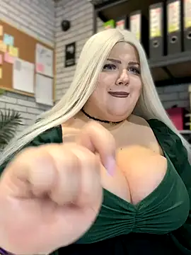 Snapshot of Eliaden chatting on November 5, 4:01 am Eliaden online show from November 5, 4:01 am