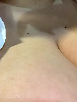 Snapshot of Eliaden chatting on November 11, 5:51 am Eliaden online show from November 11, 5:51 am