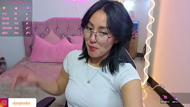 Snapshot of LUDO_KITTY_TAY chatting on October 11, 3:28 am LUDO KITTY TAY online show from October 11, 3:28 am