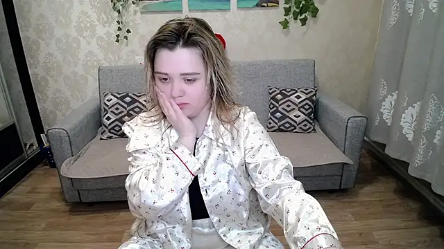 Snapshot of Finna_39 chatting on March 7, 8:22 pm Finna 39 online show from March 7, 8:22 pm