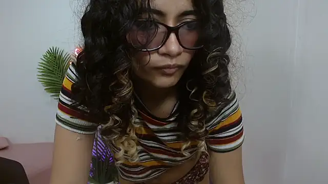 kristen tay online show from February 24, 6:49 am