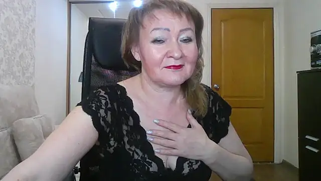 Victoria secrets  online show from February 14, 12:25 pm