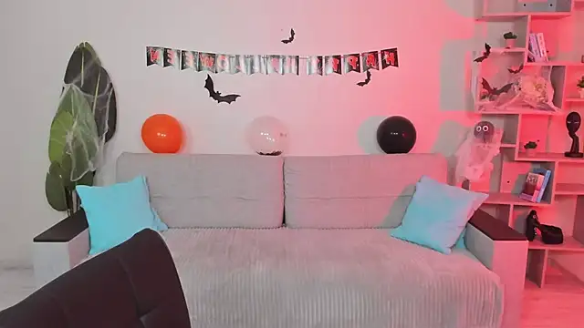 Snapshot of GabriellaMays chatting on October 17, 5:10 am GabriellaMays online show from October 17, 5:10 am