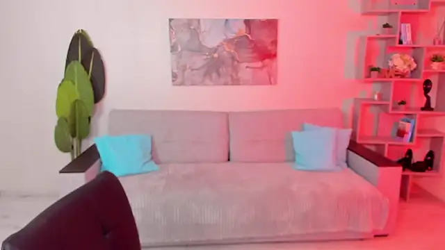 Snapshot of GabriellaMays chatting on December 15, 5:12 am GabriellaMays online show from December 15, 5:12 am