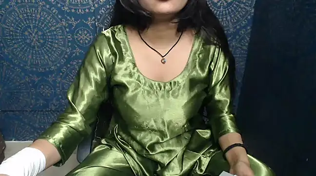 Snapshot of megancatluna chatting on March 2, 5:44 am megancatluna online show from March 2, 5:44 am