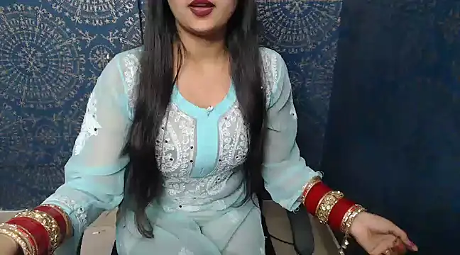 Snapshot of megancatluna chatting on March 6, 7:25 am megancatluna online show from March 6, 7:25 am